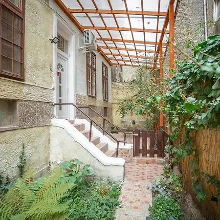Cosy Two Bedroom Flat In Josika Street, Paprika Apartment Budapest