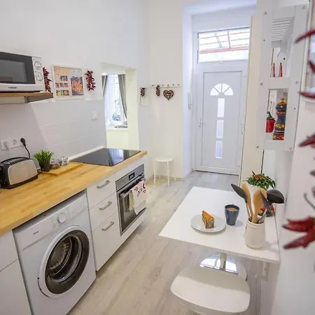 Apartamento Cosy Two Bedroom Flat In Josika Street, Paprika