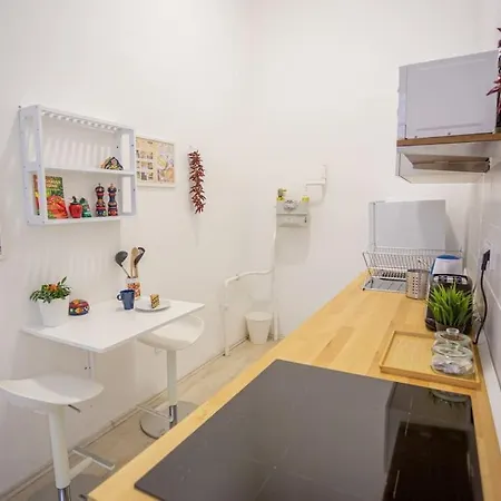 Cosy Two Bedroom Flat In Josika Street, Paprika Apartment Budapest