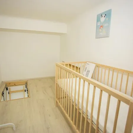 Cosy Two Bedroom Flat In Josika Street, Paprika Apartamento Budapest