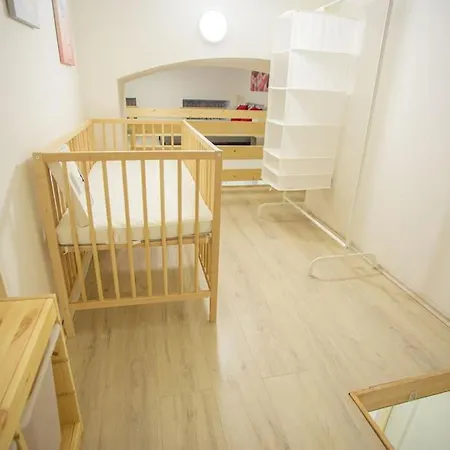 Cosy Two Bedroom Flat In Josika Street, Paprika Budapest